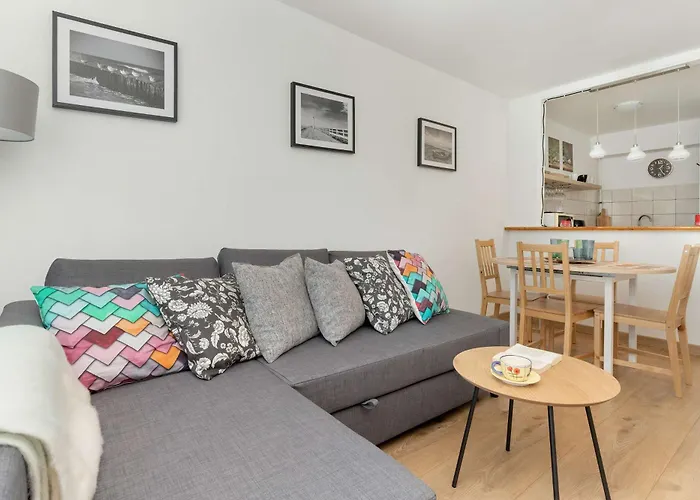 Cosy Pomorska With Playground In The Courtyard By Renters Apartman Gdańsk